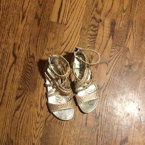 Girl’s strappy sandal